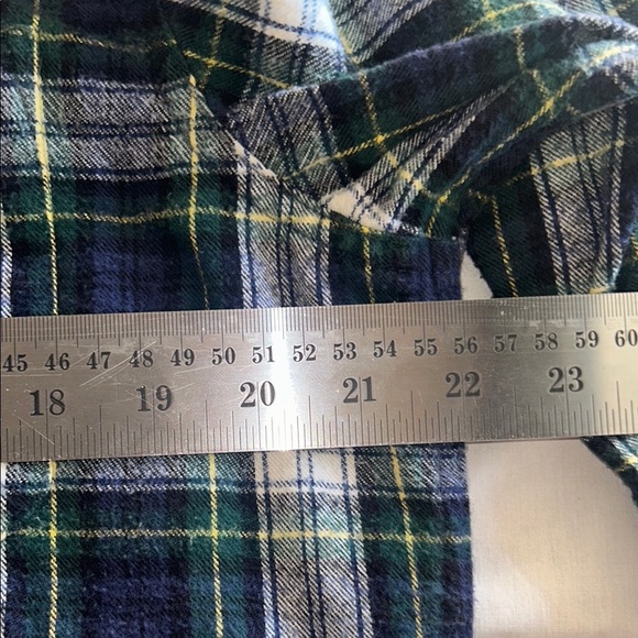 L.L. Bean Dark Plaid Button Down Shirt Scotch Plaid Medium Tall - Picture 7 of 7